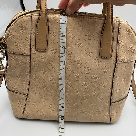 Black Friday Sale❗️Guess faux patent leather Reiko dome beige bag - Picture 16 of 17